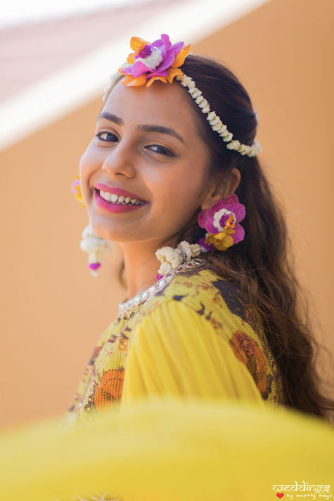 Shalini glowing in her floral jewellery at her Dusit Thani Hua Hin Wedding Event 