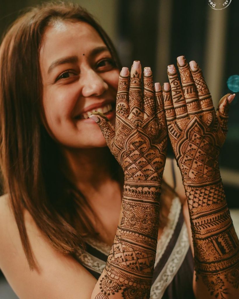 mehendi with rohanpreet name on hand of neha kakkar 