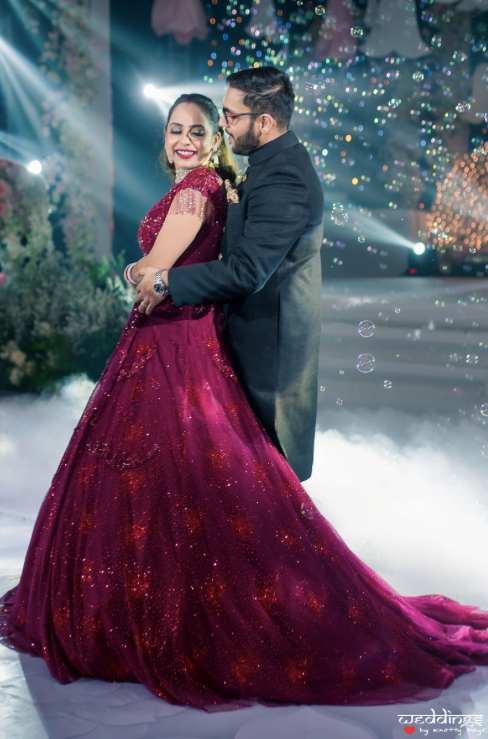 Magical first Wedding Dance of Shalini and Akhil with beautiful backdrop and surrounding bubbles after their grand Dusit Thani Hua Hin Wedding