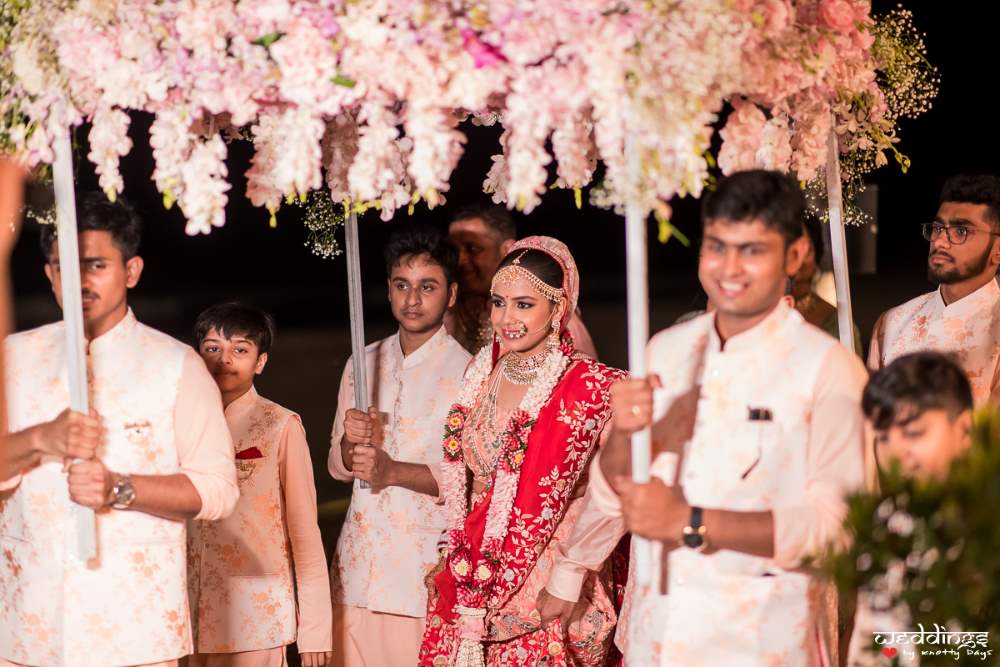 Shalini entering her marriage mandap at Thailand in a royal way