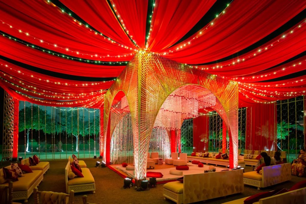 grand outdoor mandap decoration style