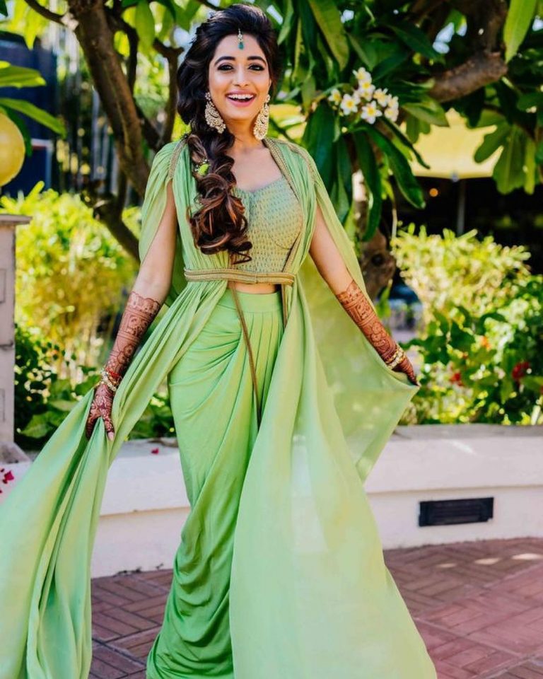 unique mehendi outfits