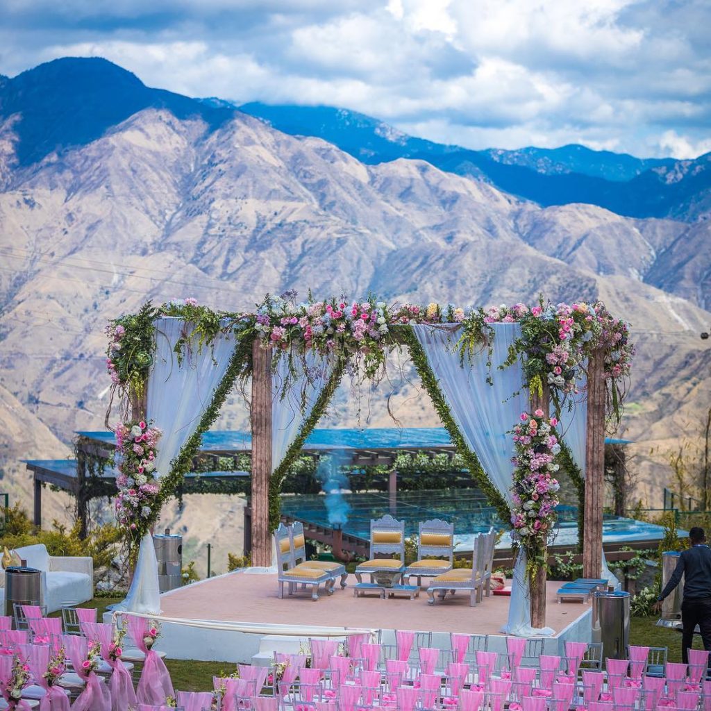 floral mandap decor at hill station wedding