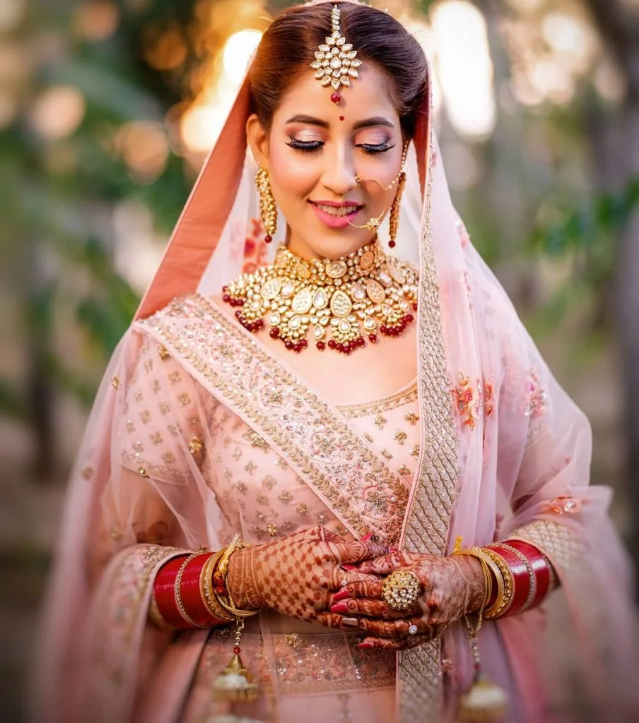 matching lehenga jewellery with pastel pink lehenga for wedding