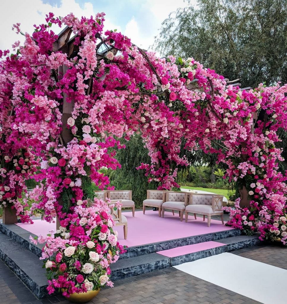 outdoor mandap decration idea with pink flowers