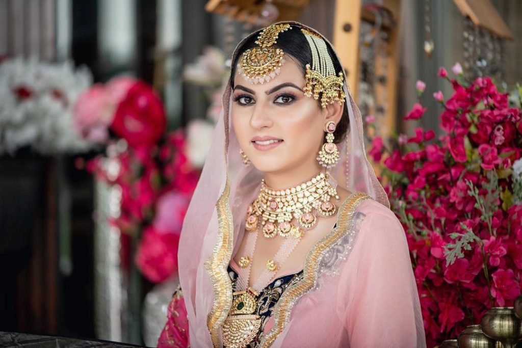 matching pink lehenga jewellery image