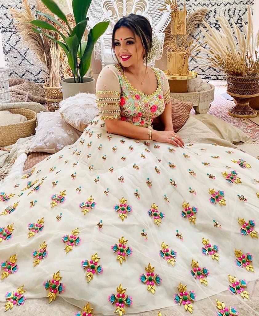 pearl work white mehendi lehenga 