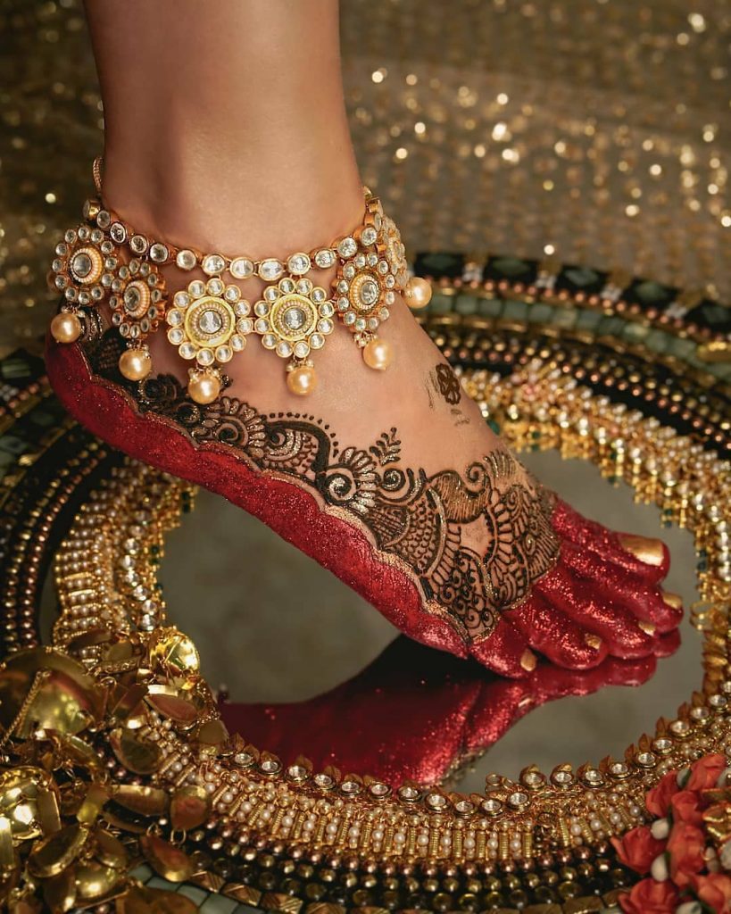 Glitter Feet Mehendi Design Latest 2020