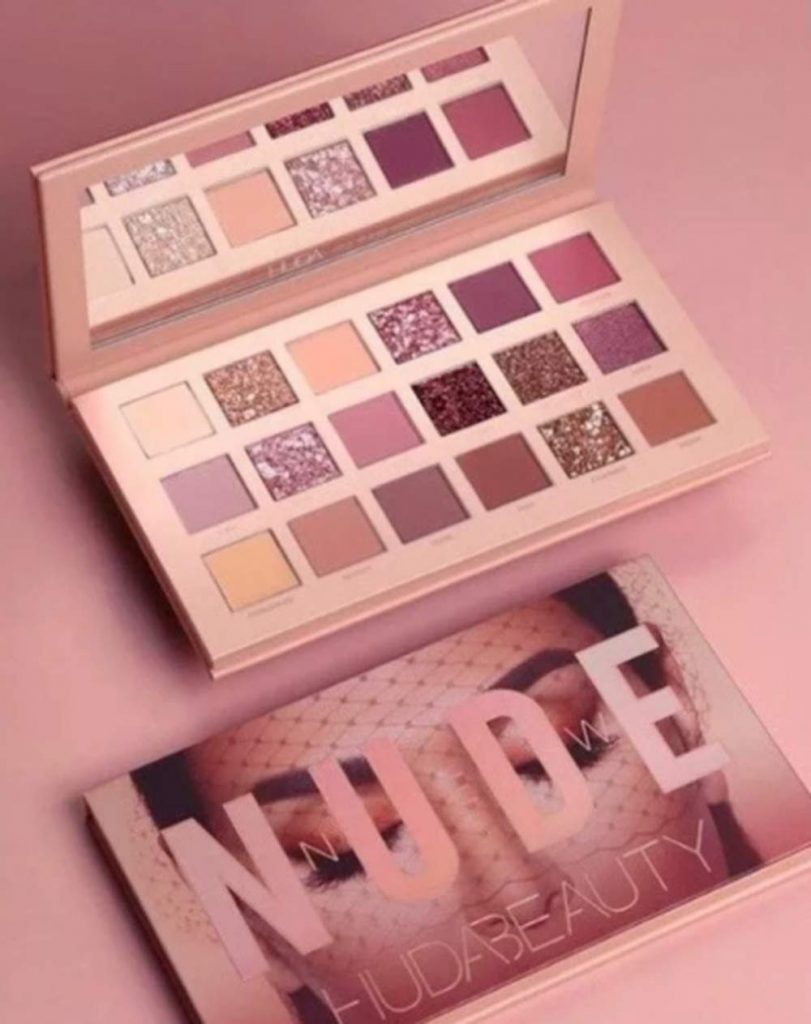 Eye shadow palette to include in your eye makeup kit