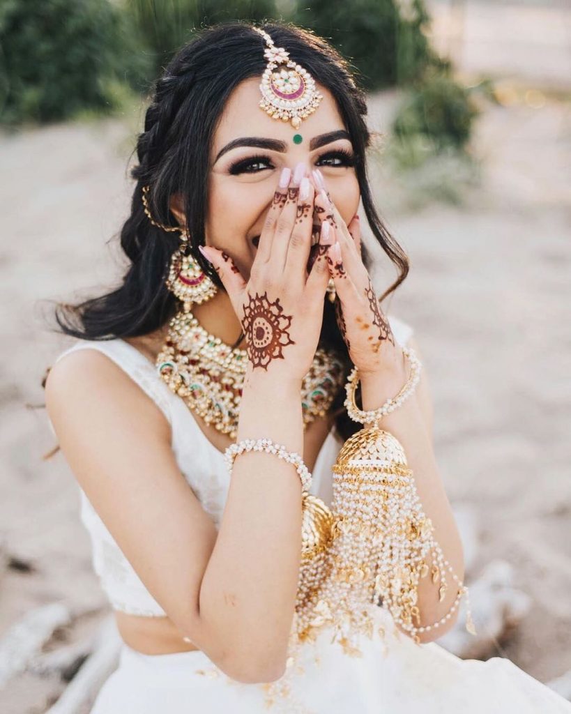 Top 90+ Mehndi Designs For Hands | WeddingBazaar