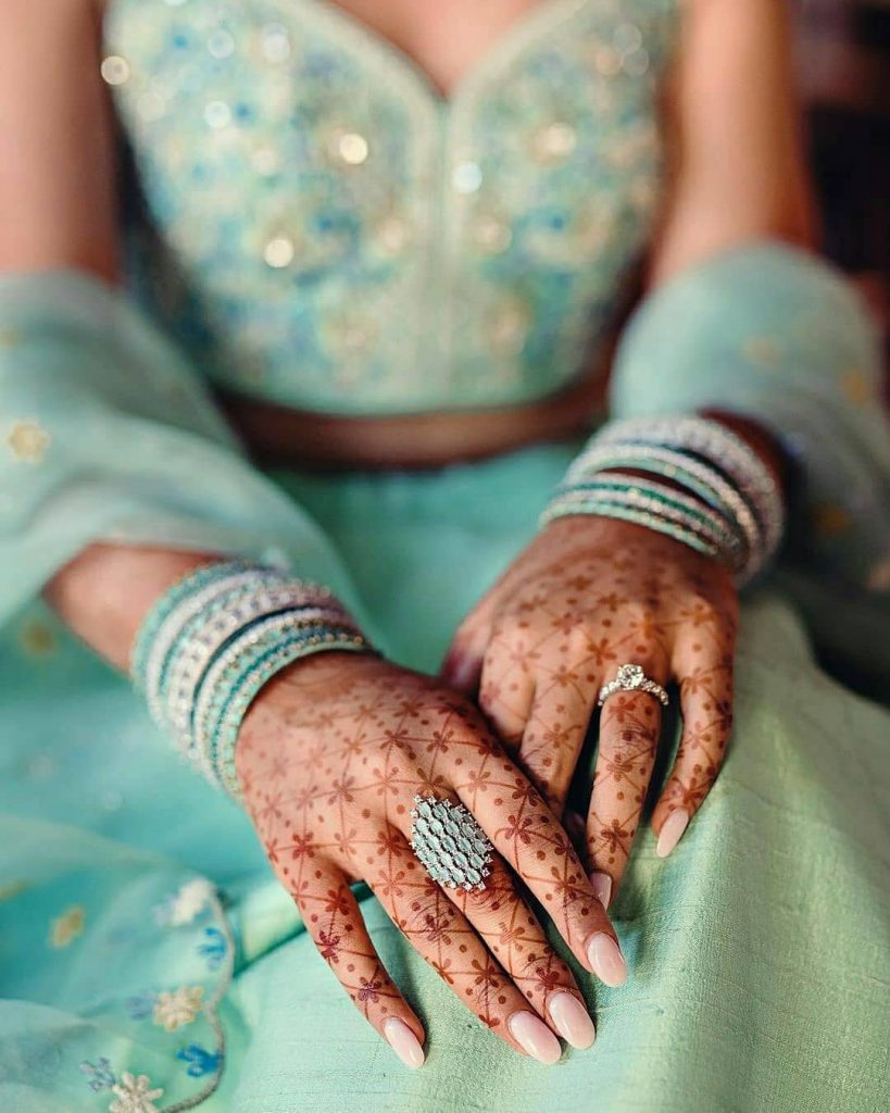 Simple Grid Design Back Hand Mehendi With Dainty flowers