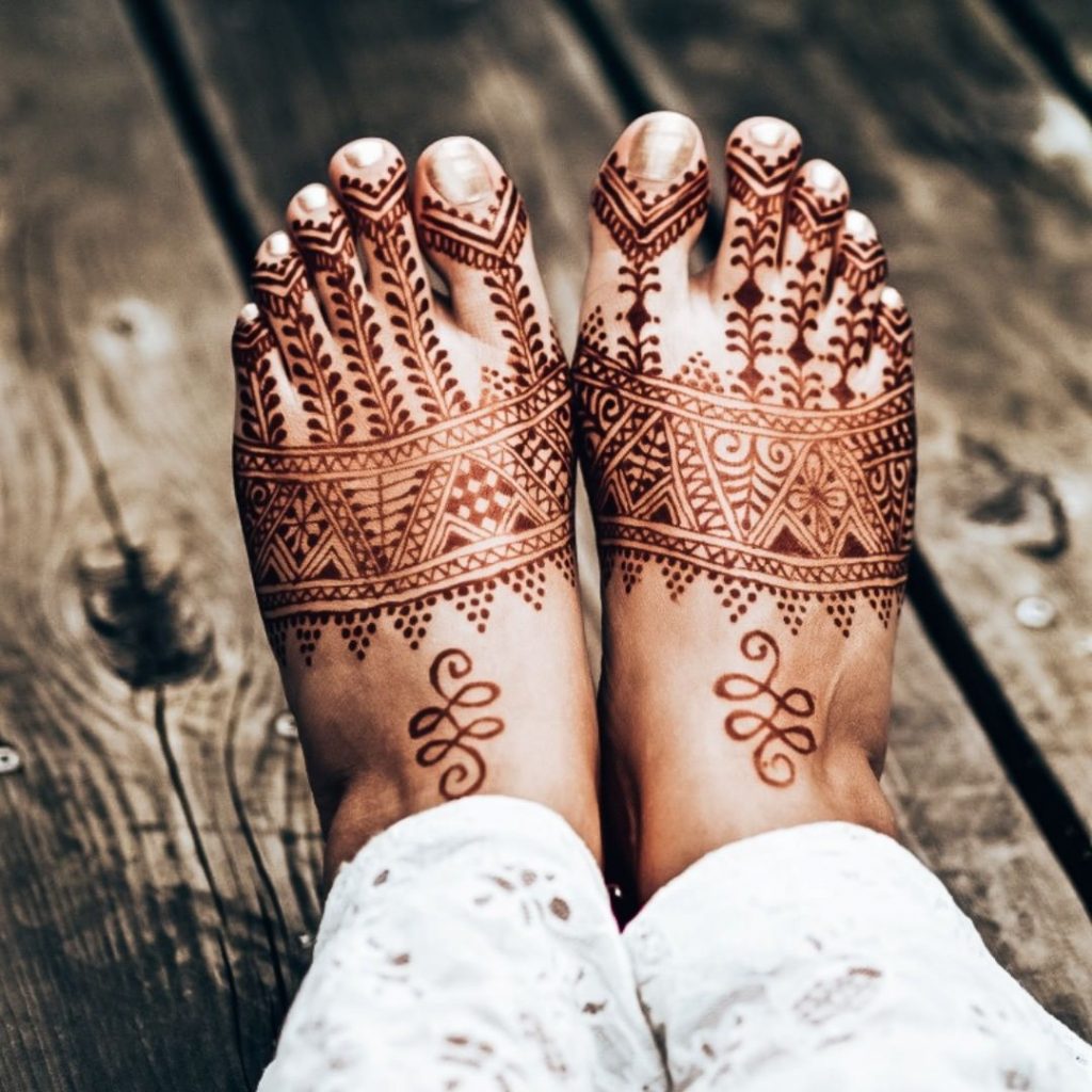 Contemporary Morrocan Mehandi Design For Feet