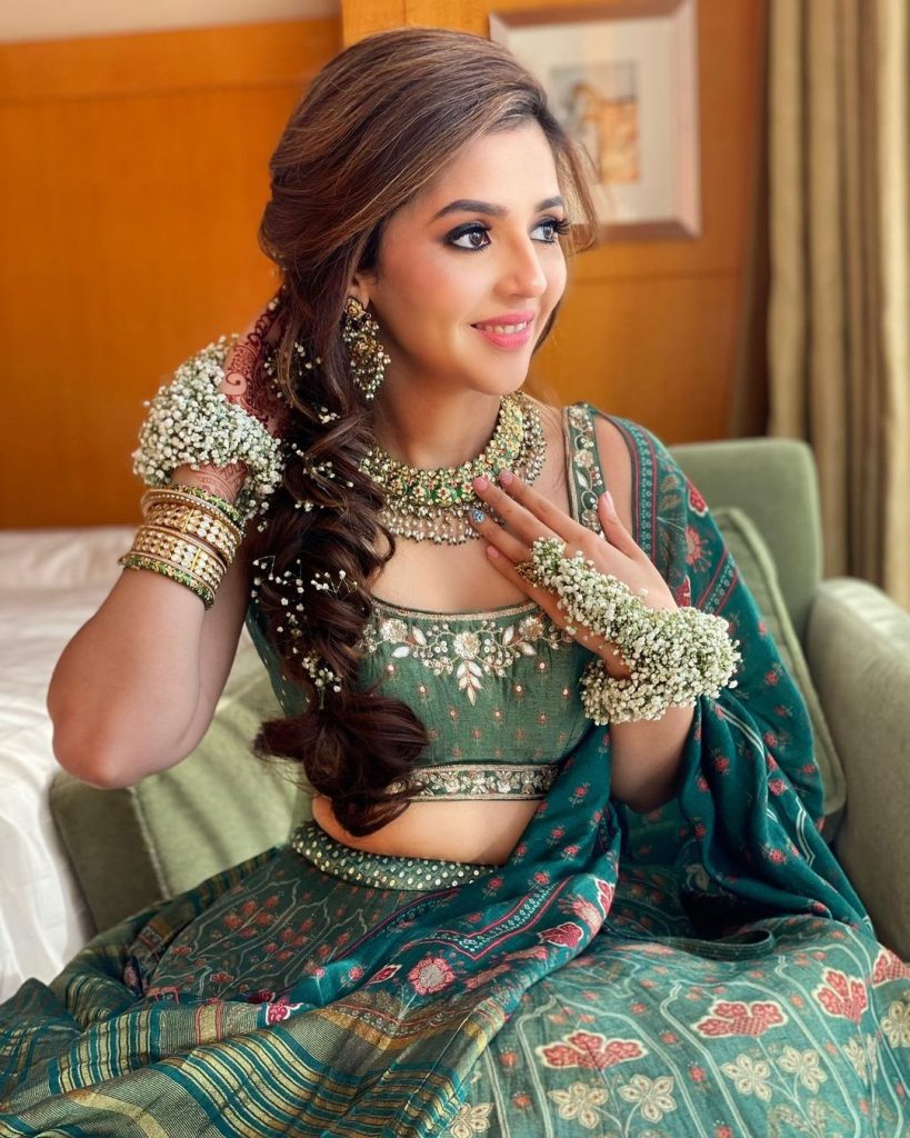 bride posing after getting dolled up with all her bridal makeup kit essentials