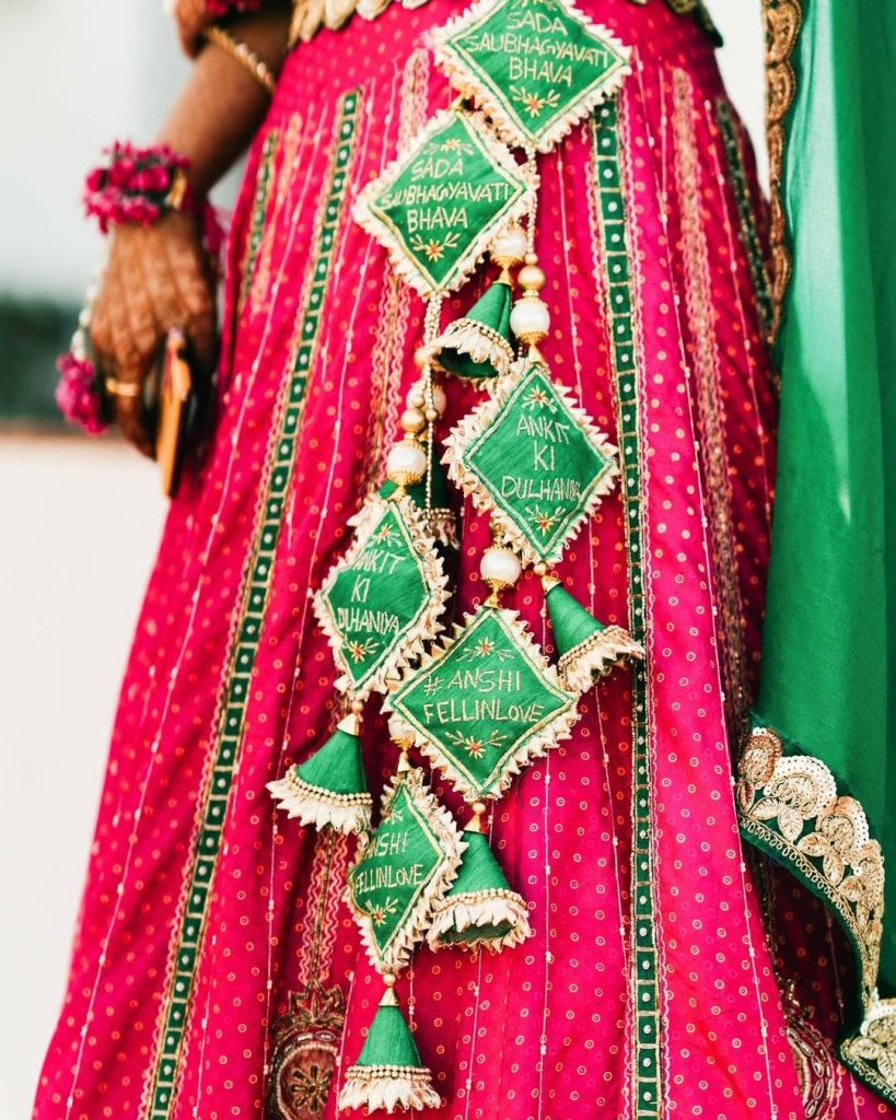 Contrasting pink and green latkan design