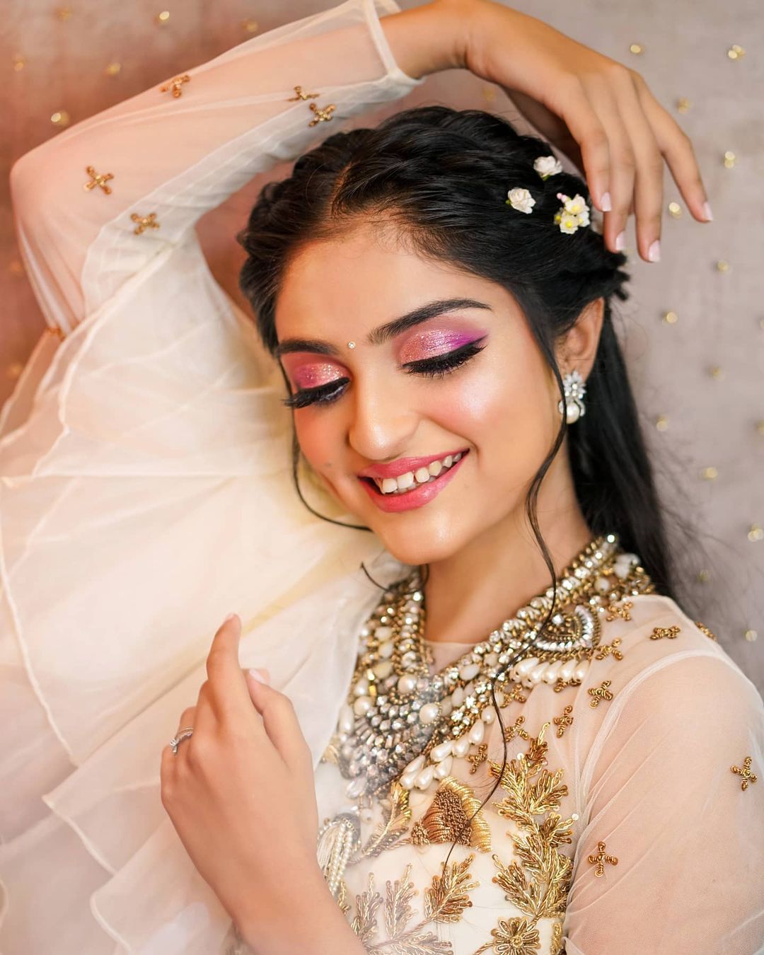 South indian bride. Lehenga. Bridal jewellery. Tamil wedding reception. |  Indian wedding hairstyles, Bridal hairstyle indian wedding, Indian bridal  hairstyles