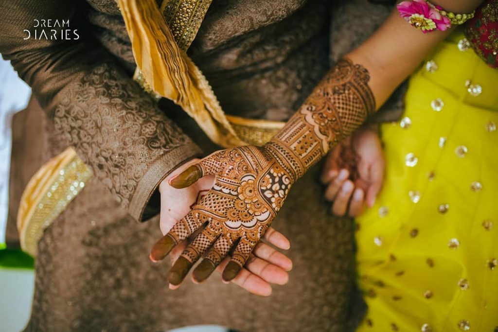 Floral Motif with Jaalwork wedding mehendi design