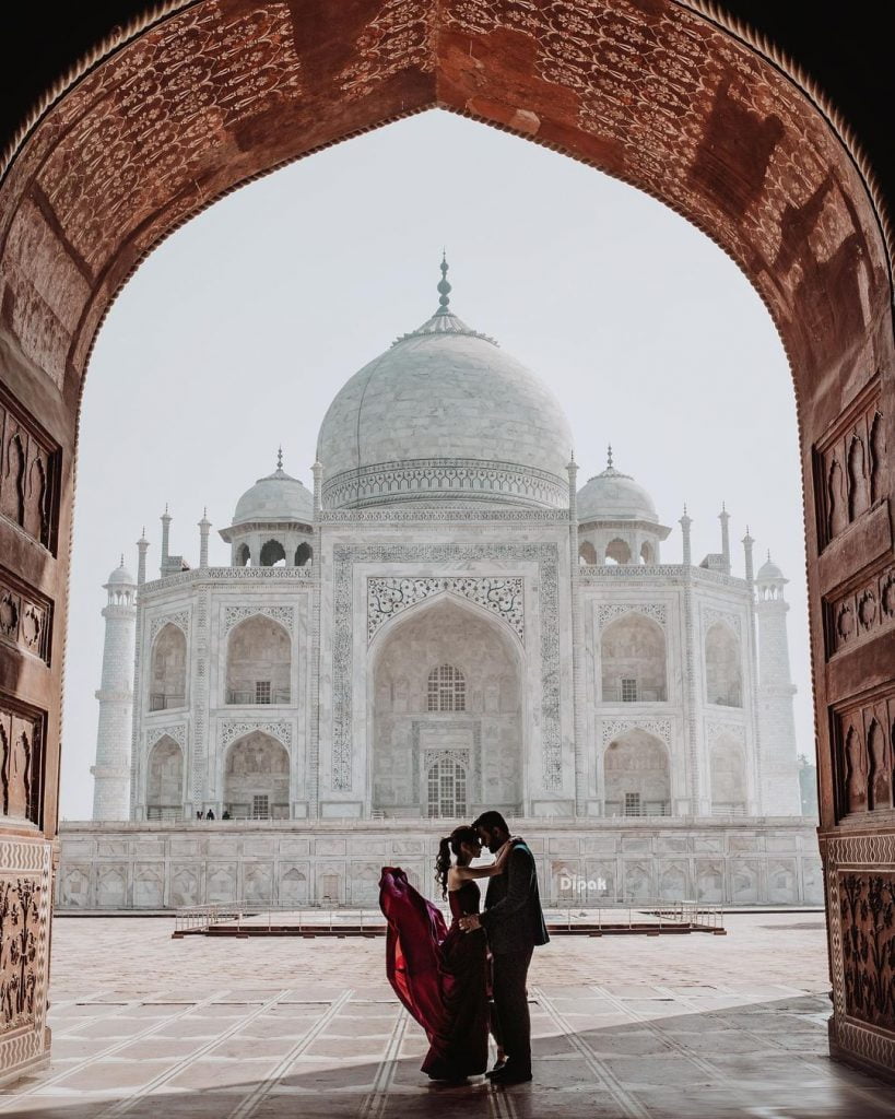 creative couple pose for pre wedding shoot ideas