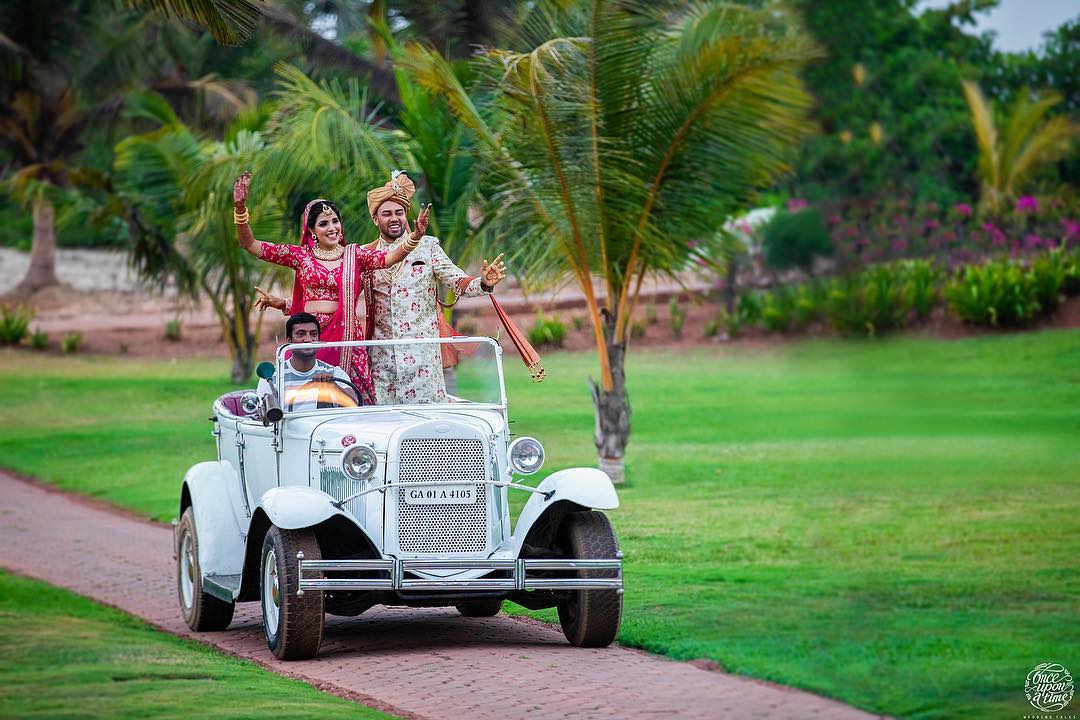Fun & Offbeat couple vintage car wedding ideas