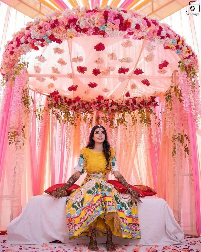 pink floral drapes as mehendi decoration ideas