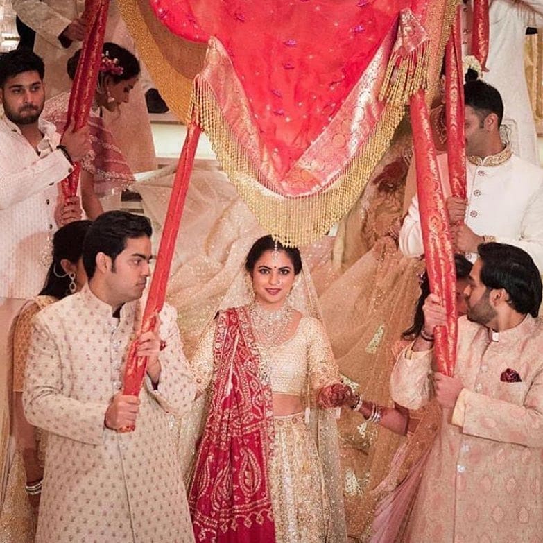 Isha Ambani bridal entry with chaadar