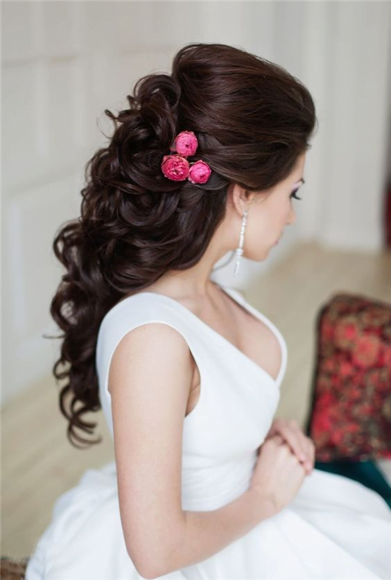 20 Wedding Hairstyle Ideas From Real Brides! | WeddingBazaar