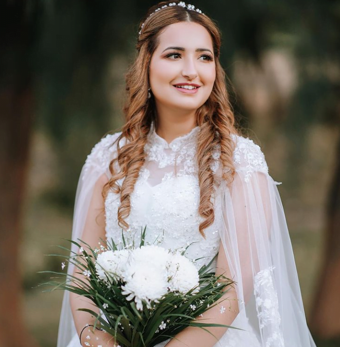 50 Wedding Hairstyles That Look Perfect With a Veil