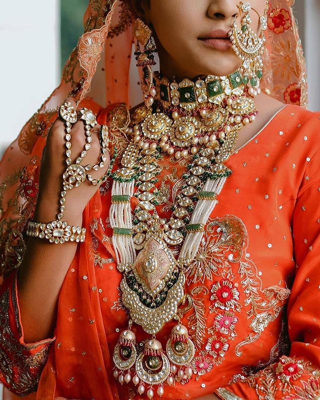 Heavy indian bridal jewelry set with raani haar