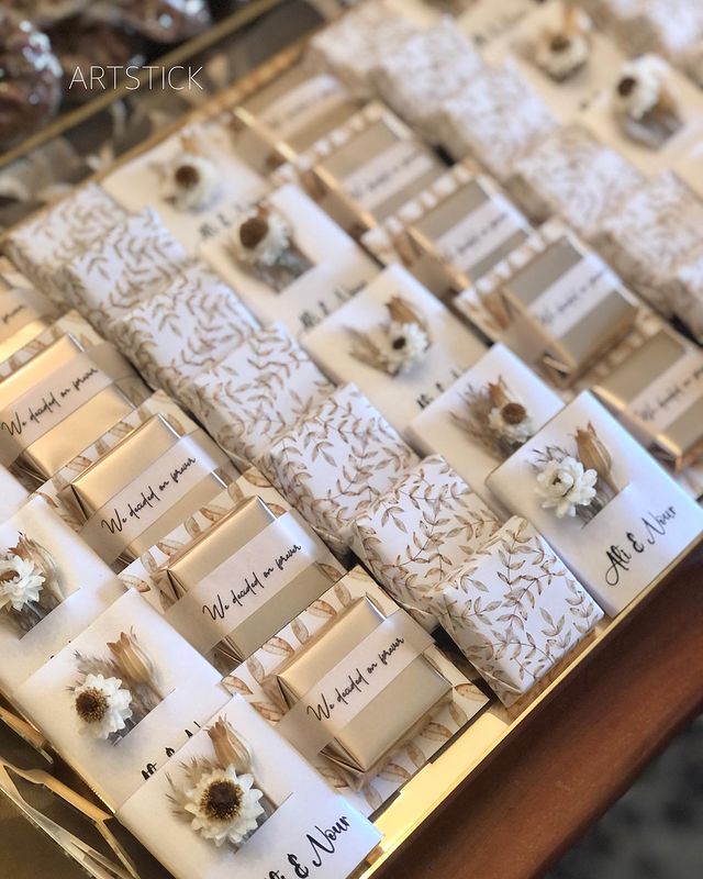 personalized chocolates for wedding gifts