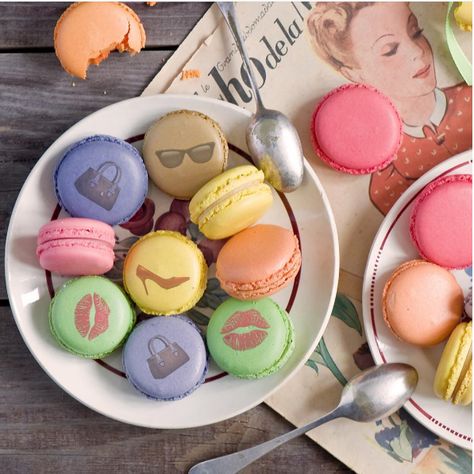 personalized macarons wedding favor ideas