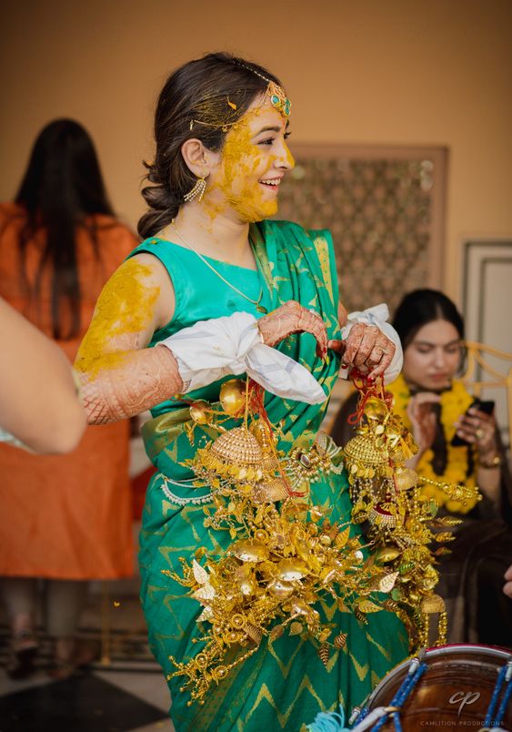 Haldi photoshoot poses for solo bride - Haldi pic ideas