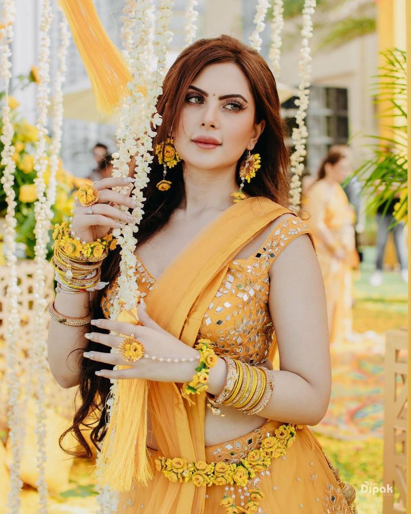 Haldi photoshoot poses for solo bride for Indian wedding