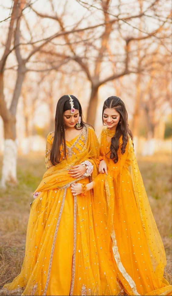 Haldi photoshoot poses with sister of bride
