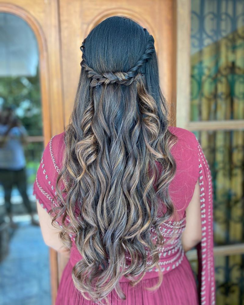 beachy waves hairstyle for gown 