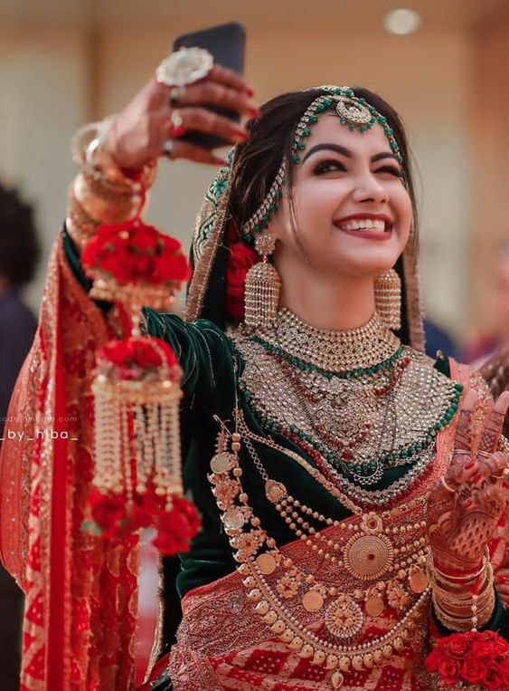 Indian wedding bridal photoshoot poses selfie