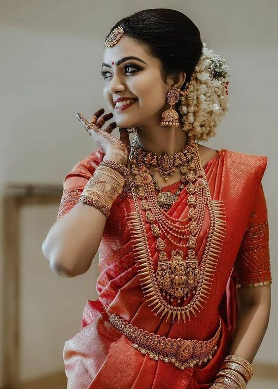 South Indian bridal photoshoot poses