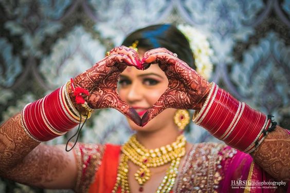 bridal photoshoot poses with hands