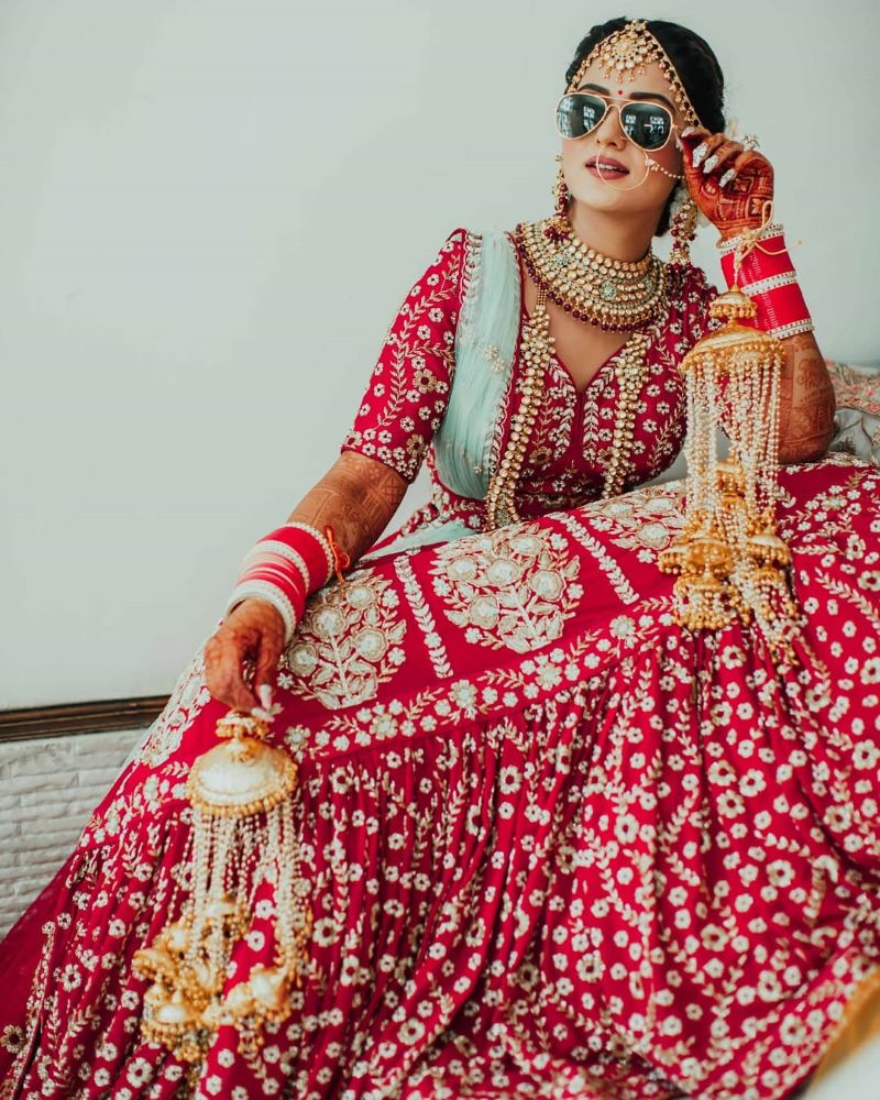 bridal photoshoot poses with swag for single bride