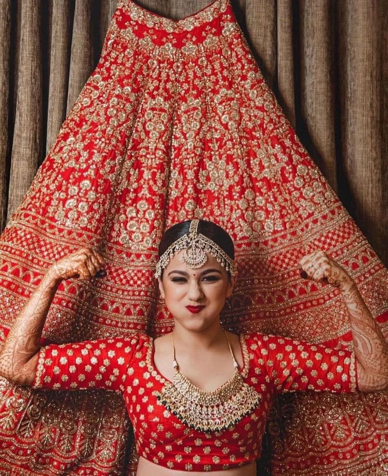 funny Indian bridal photoshoot poses