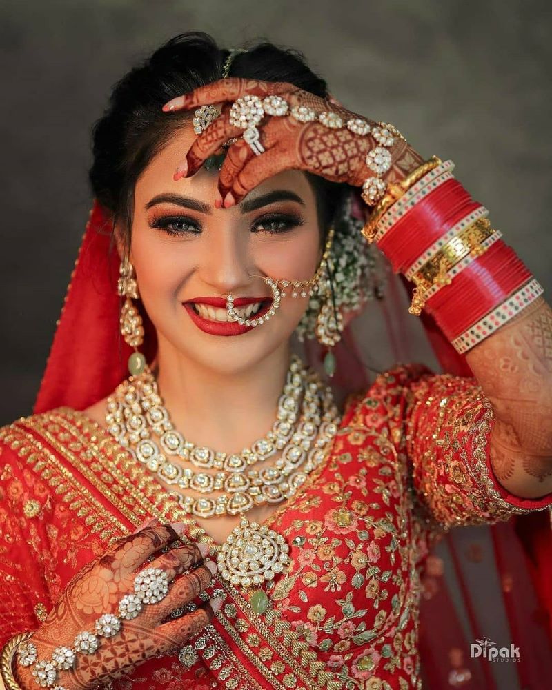 solo bridal photoshoot poses laughing bride