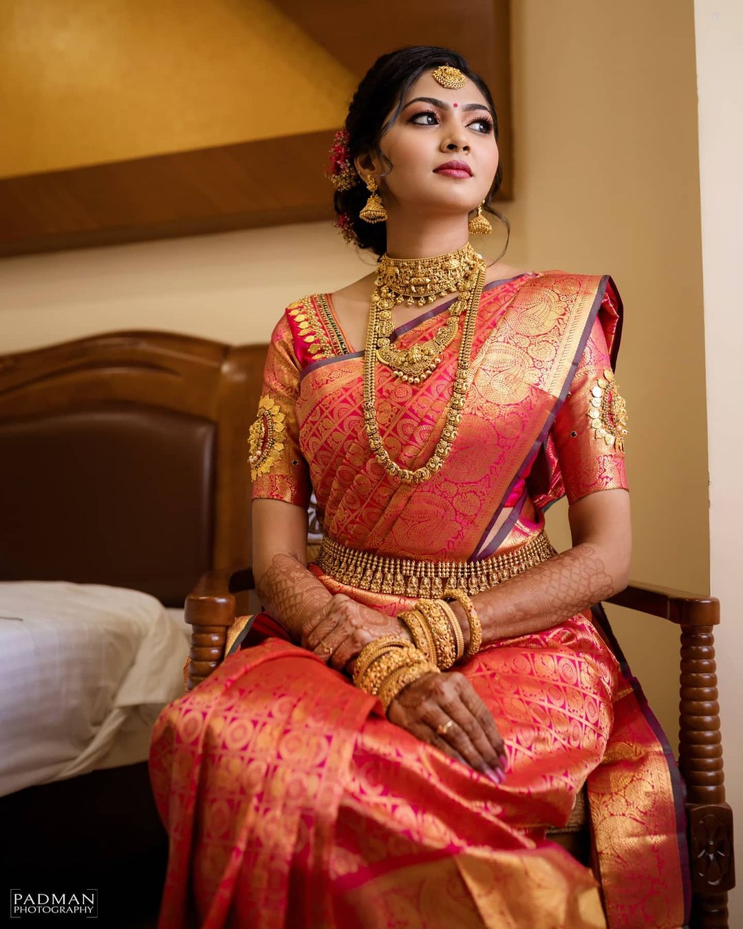 simple south bride photo in red pattu saree