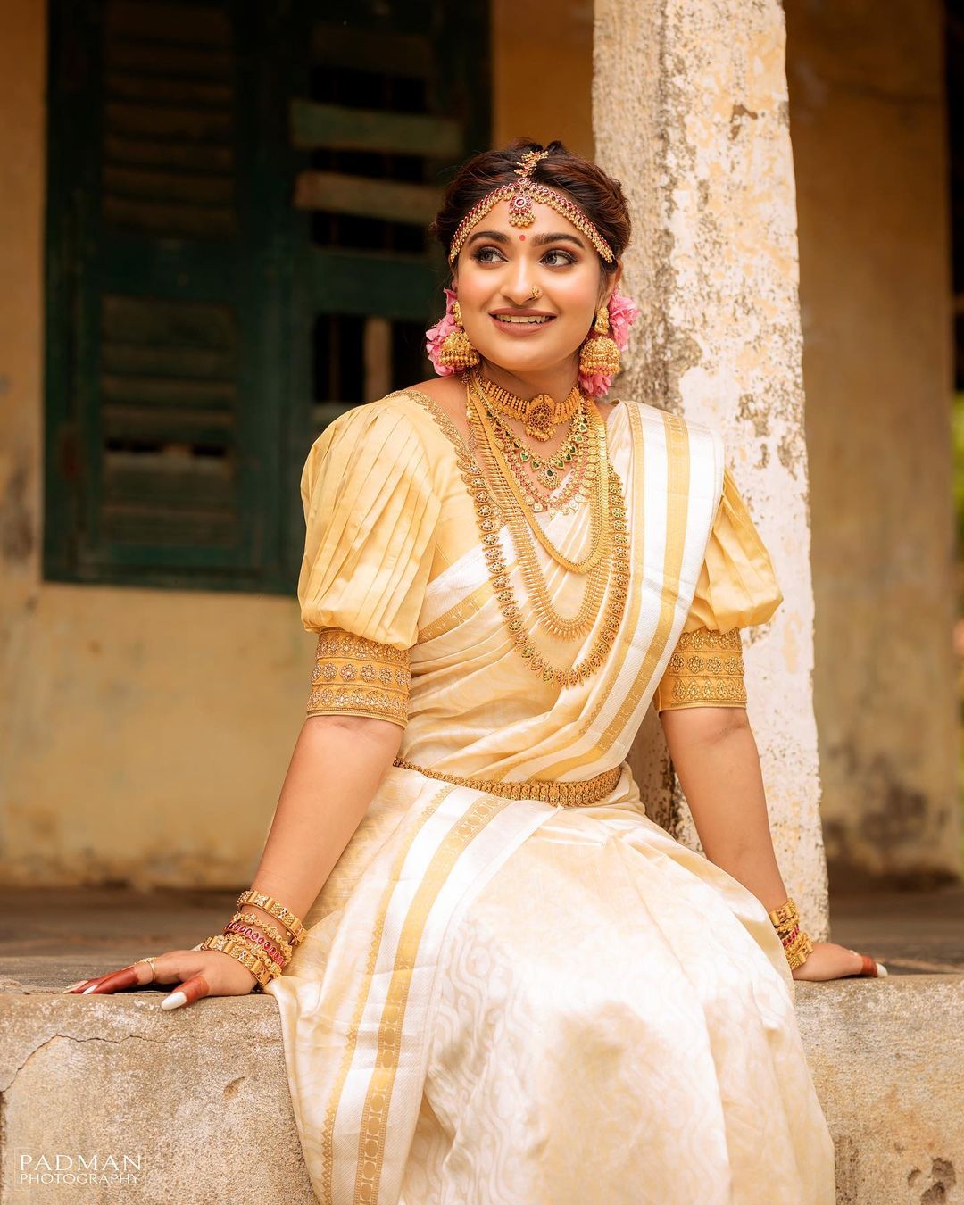 Buy Vardha Women's Bandhani Raw Silk Saree with Unstitched Blouse Piece - Gold  Zari Woven Work Sarees for Wedding (Sukanaya_581) at Amazon.in