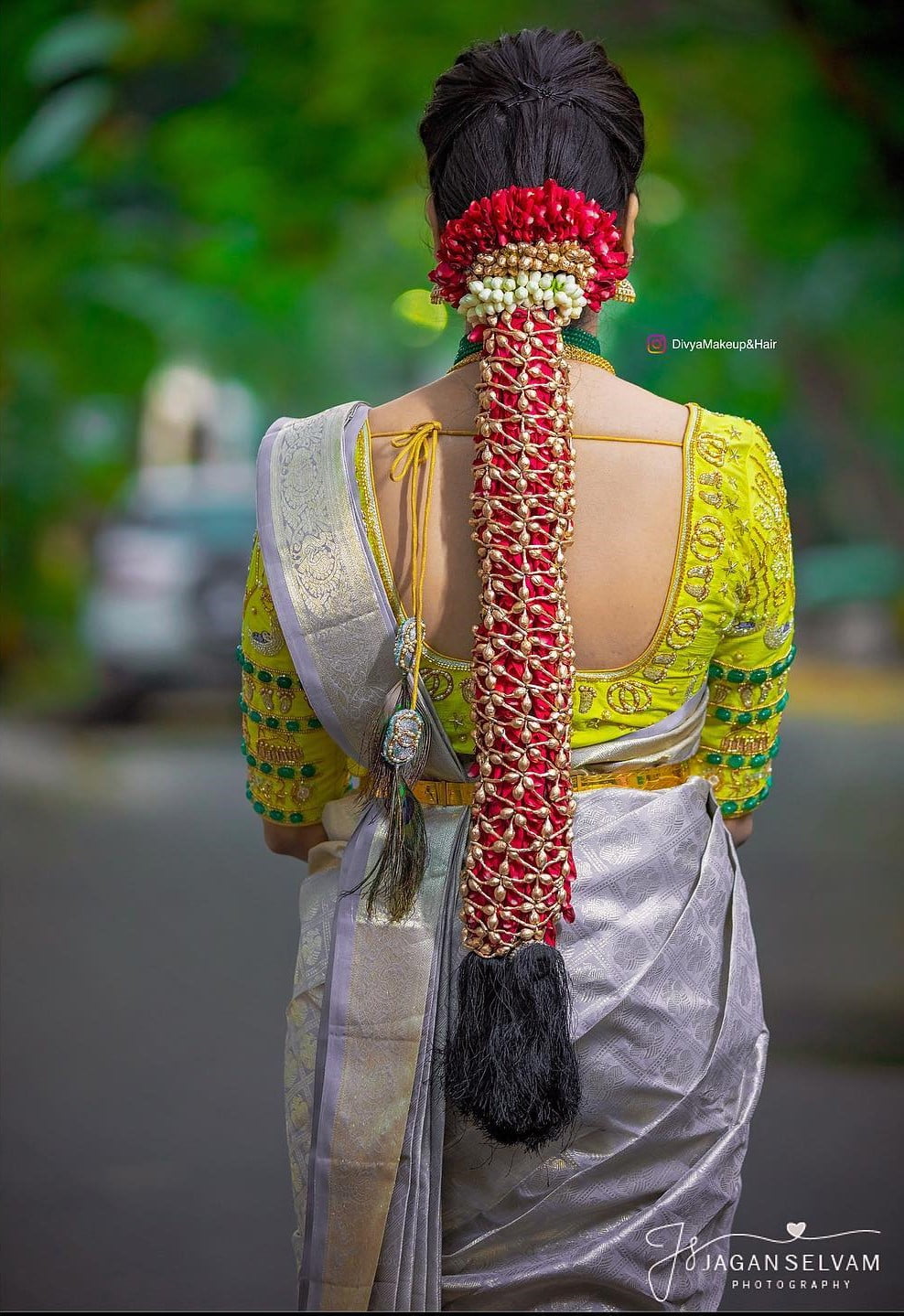 hairstyle-for-south-indian-bridal-saree | WedAbout