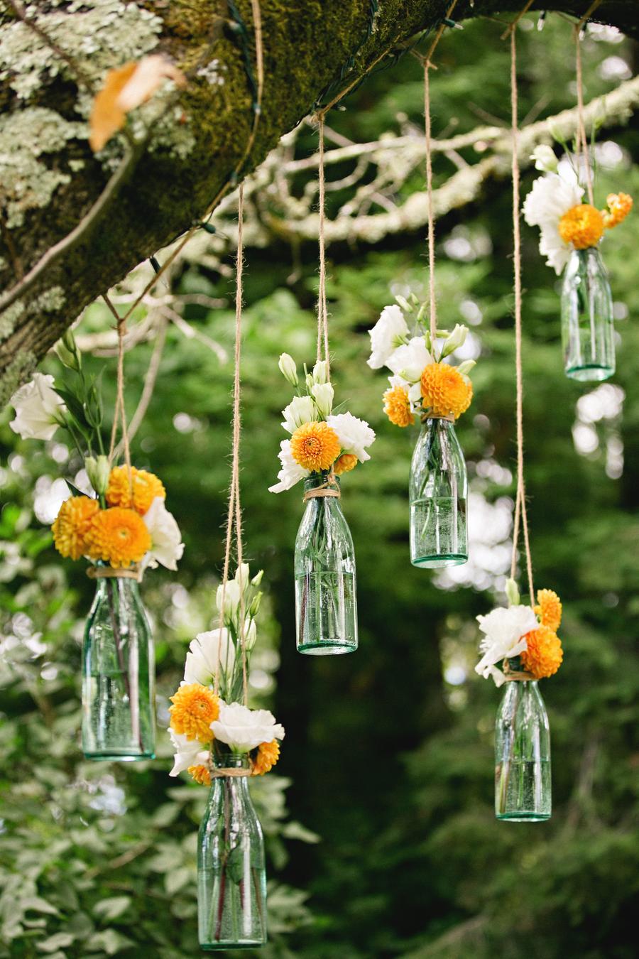 low cost and easy hanging bottle on tree decoration