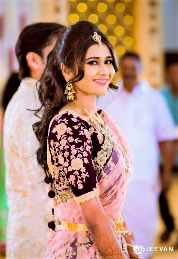 The 10 Gorgeous Saree Hairstyles That Make You Look Graceful