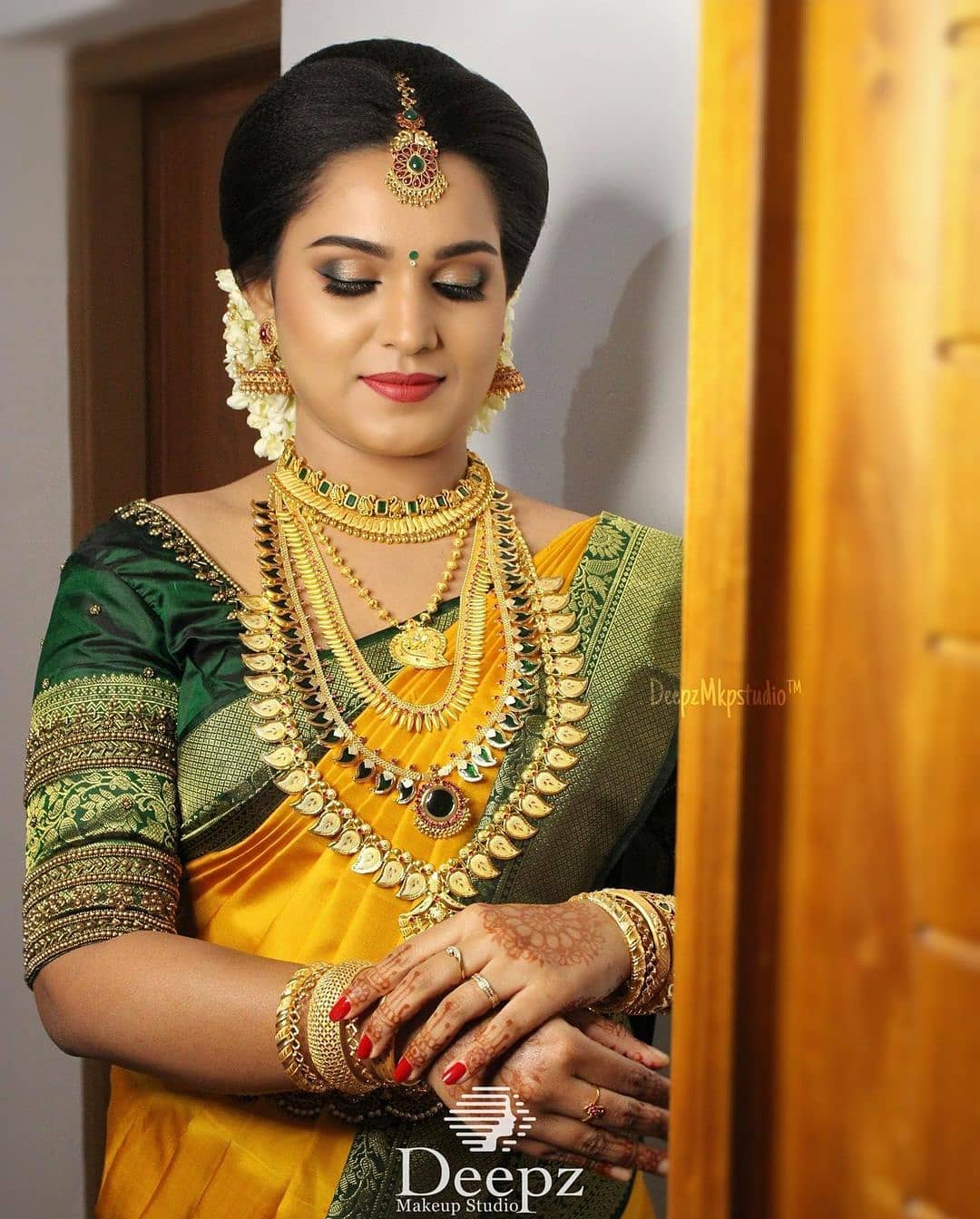 traditional South Indian bridal hairstyles front photos 