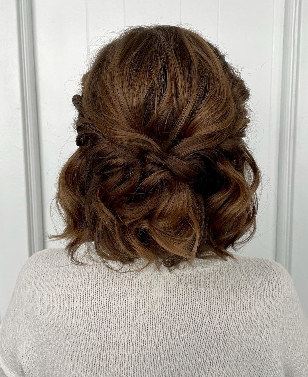 What To Wear When: Bridal Bun vs Open Hairstyle | WeddingBazaar