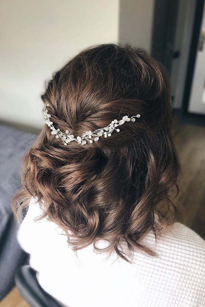 twisted hair with soft curls hairstyle for gown for short hair