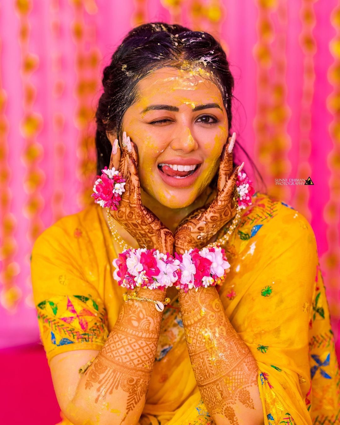 Haldi photoshoot poses and pic ideas for solo bride