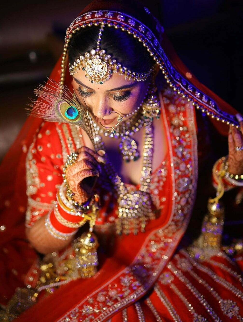 10 Real Brides and Their Wedding Photography Poses That Have Been Framed in  Time to Slay the D-day