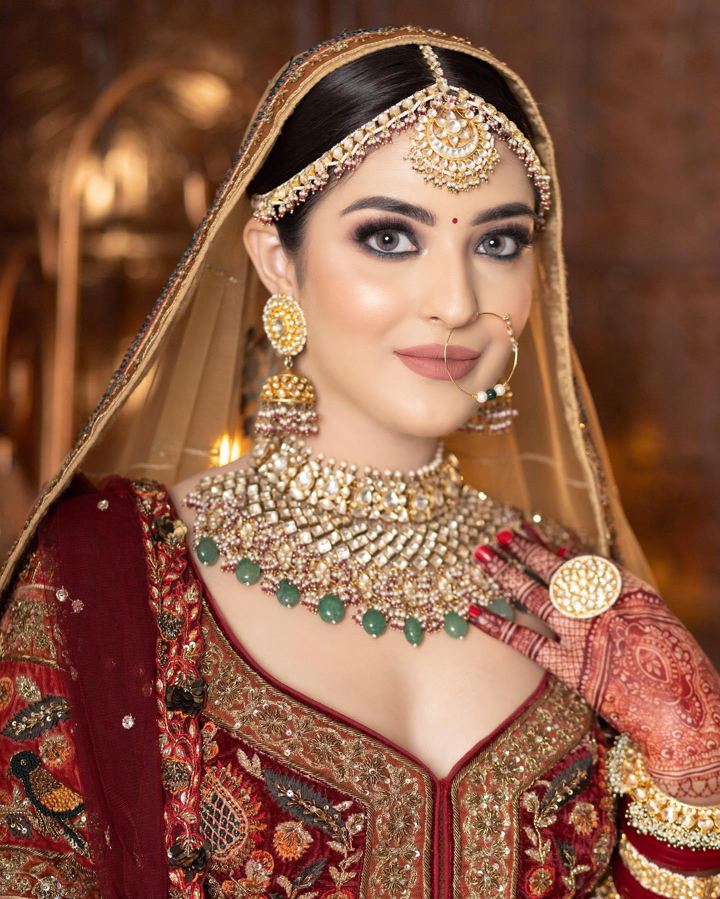 Indian Bridal Poses For Aesthetic Photos - Indian(Hindu) Photoshoot Bridal  Poses